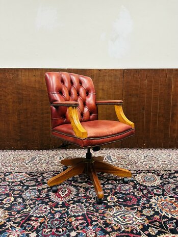 Klassiek-Engels-Chesterfield-Bureaustoel-President-Chair-Rood-Leder