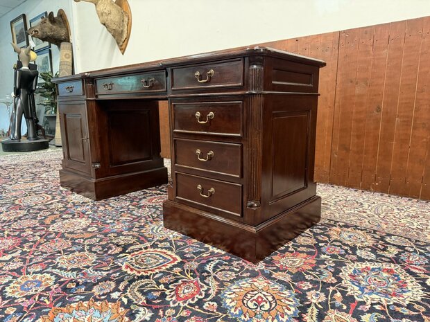 Ondiep-Klassiek-Engels-Antiek-Oud-Chesterfield-Bureau-Desk-Met-Groen-Lederen-Inleg-5