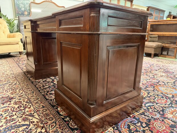 Ondiep-Klassiek-Engels-Antiek-Oud-Chesterfield-Bureau-Desk-Met-Groen-Lederen-Inleg-7