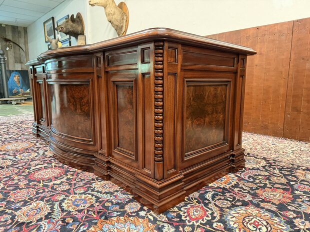 Antiek-Klassiek-Oud-Italiaans-Notenhout-Wortelhout-Bureau-met-Achterschot-3