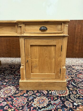 Klassiek-Engels-Antiek-Oud-Chesterfield-Teak-Bureau-Partnerdesk-Bruin-Lederen-Inleg