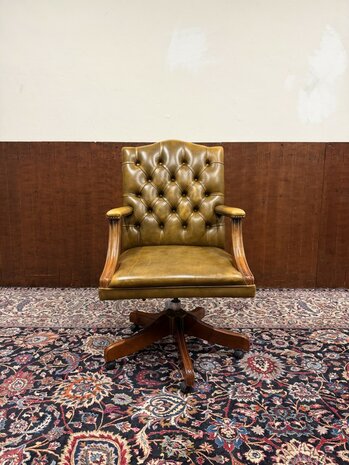 Klassiek-Engels-Antiek-Oud-Chesterfield-Bureaustoel-President-Chair-Geel-Leder