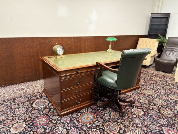 Engels-Antiek-Klassiek-Oud-Chesterfield-Bureau-Desk-Mahoniehout-met-Groen-Lederen-Inleg