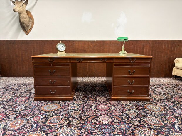 Engels-Antiek-Klassiek-Oud-Chesterfield-Bureau-Desk-Mahoniehout-met-Groen-Lederen-Inleg