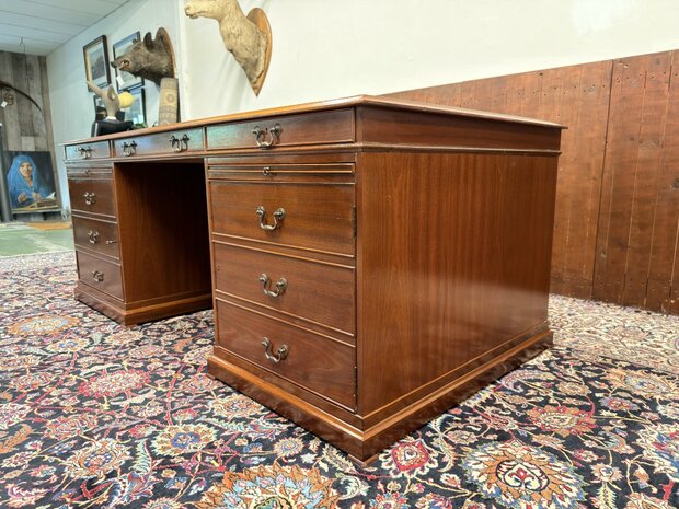 Engels-Antiek-Klassiek-Oud-Chesterfield-Bureau-Desk-Mahoniehout-met-Groen-Lederen-Inleg