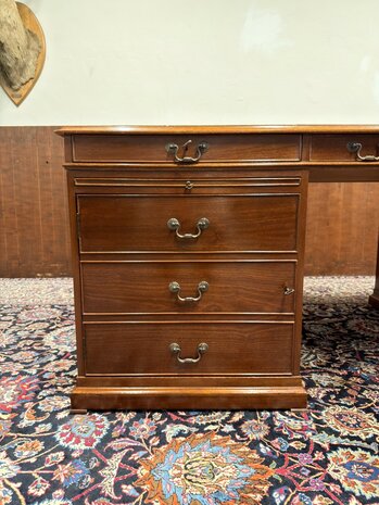 Engels-Antiek-Klassiek-Oud-Chesterfield-Bureau-Desk-Mahoniehout-met-Groen-Lederen-Inleg