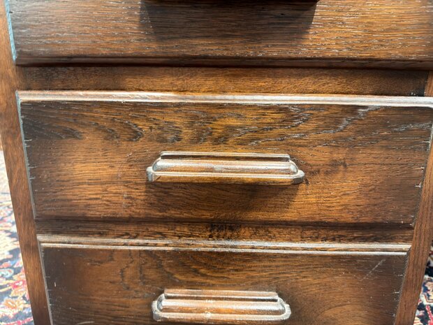 Antiek-Engels-Klassiek-Oud-Chesterfield-Eikenhout-Bureau-Desk-met-Groen-Lederen-Inleg