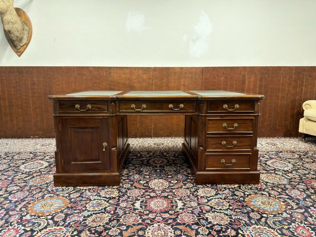 Engels-Klassiek-Oud-Antiek-Chesterfield-Bureau-Desk-Partnerdesk-Groen-Lederen-Inleg