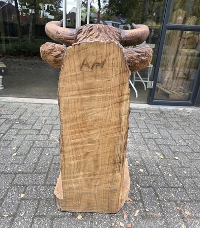 Houtsnijwerk-tuinbeeld-van-een-koe-stier-5