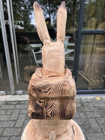 Haas-konijn-houtsnijwerk-tuinbeeld-hout-8