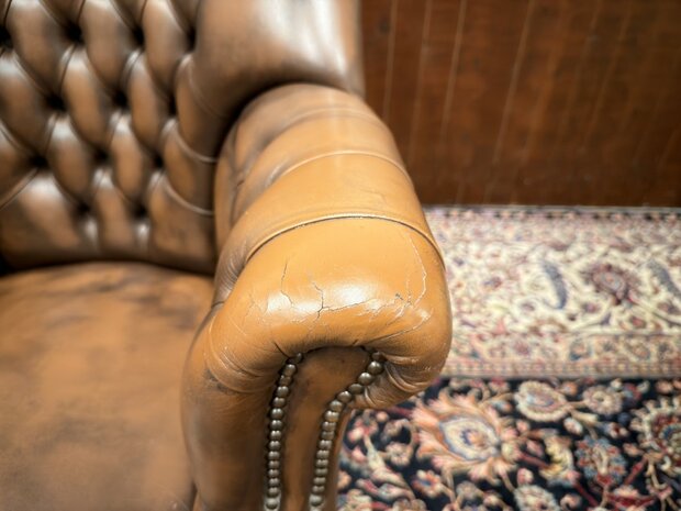 Klassiek-Oud-Engels-Antiek-Chesterfield-Bureaustoel-Director-Chair-in-Bruin-Leder