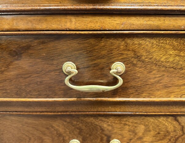 Klassiek-Oud-Engels-Antiek-Chesterfield-Mahoniehouten-Bureau-Desk-met-Bureaustoel-Stoel