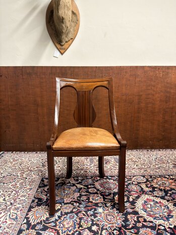 Klassiek-Oud-Engels-Antiek-Chesterfield-Mahoniehouten-Bureau-Desk-met-Bureaustoel-Stoel