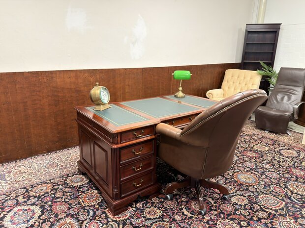 Oud-Antiek-Engels-Klassiek-Chesterfield-Bureau-Desk-Mahoniehout-met-Groen-Leder