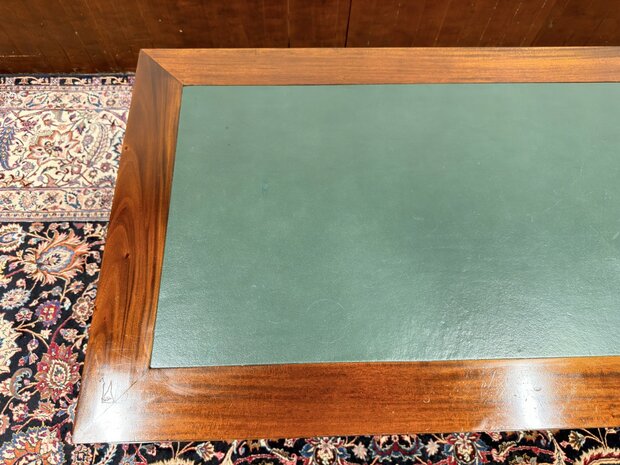 Antiek-Oud-Engels-Klassiek-Chesterfield-Bureau-Desk-Mahoniehout-met-Groen-Leder