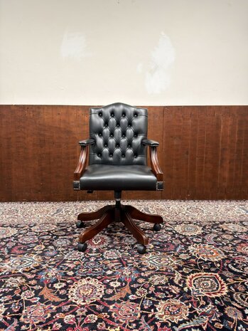 Klassiek-Antiek-Engels-Oud-Zwart-Lederen-Chesterfield-Bureaustoel-President-Chair