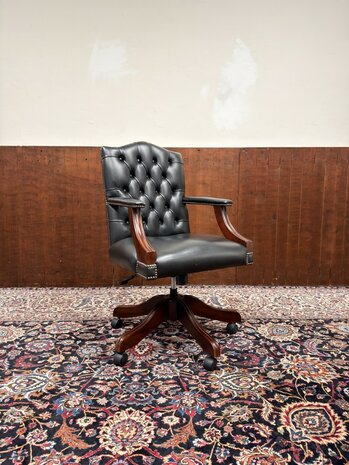 Klassiek-Antiek-Engels-Oud-Zwart-Lederen-Chesterfield-Bureaustoel-President-Chair