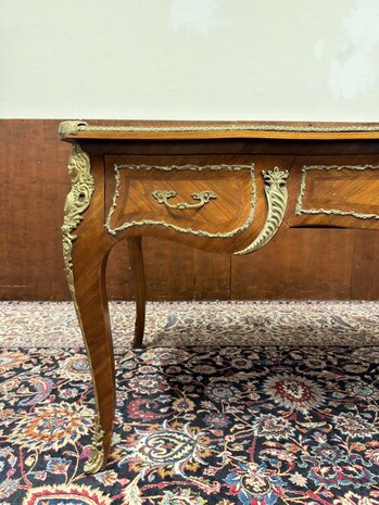 Klassiek-Antiek-Oud-Franse-Louis-XIV-Schrijftafel-Bureau-met-Bronzen-Ornamenten