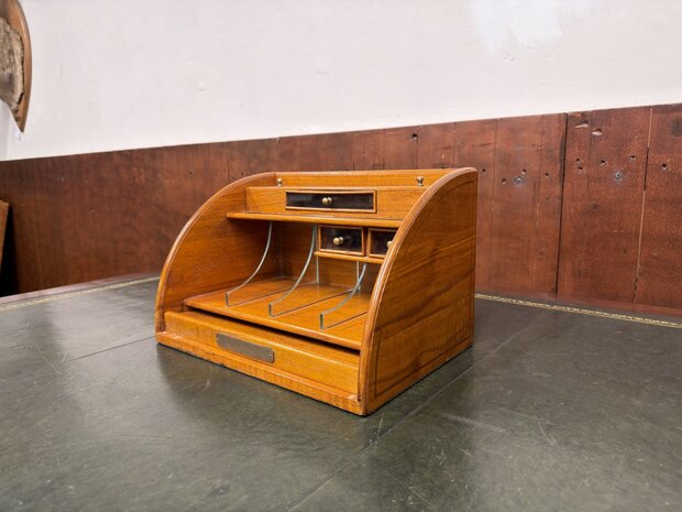 Klassiek-Antiek-Engels-Oud-Chesterfield-Globe-Wernicke-Bureau-Desk-Organizer