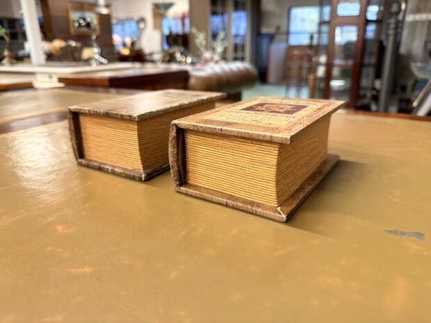 Antiek-klassiek-engels-opberg-boek-opbergdoos-faux-book-M-3
