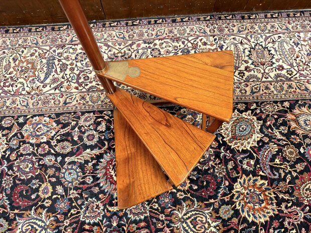 Klassiek-Engels-Antiek-Oud-Chesterfield-Originele-Globe-Wernicke-Trap-Bibliotheektrap