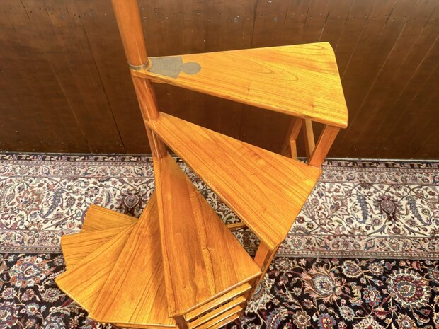 Zeer-Grote-Klassiek-Engels-Antiek-Oud-Chesterfield-Originele-Globe-Wernicke-Trap-Bibliotheektrap