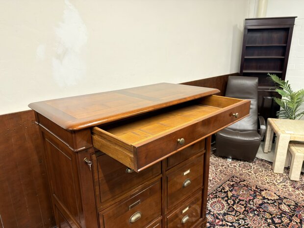 Klassiek-Italiaans-Antiek-Oud-Chesterfield-Archiefkast-Kantoorkast-Ladekast