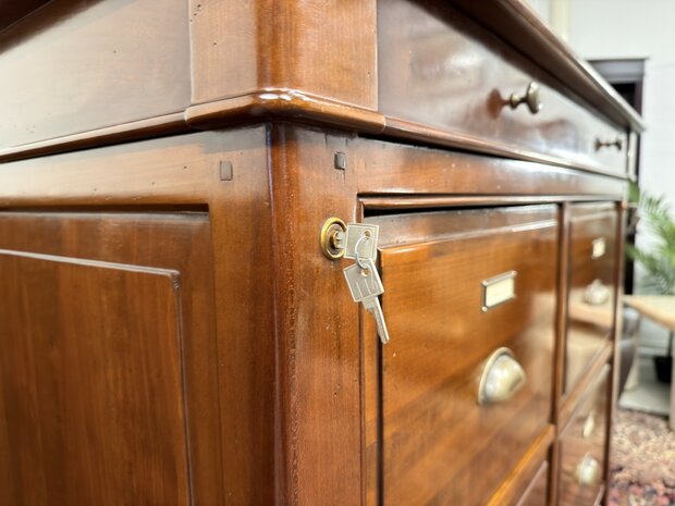 Klassiek-Italiaans-Antiek-Oud-Chesterfield-Archiefkast-Kantoorkast-Ladekast