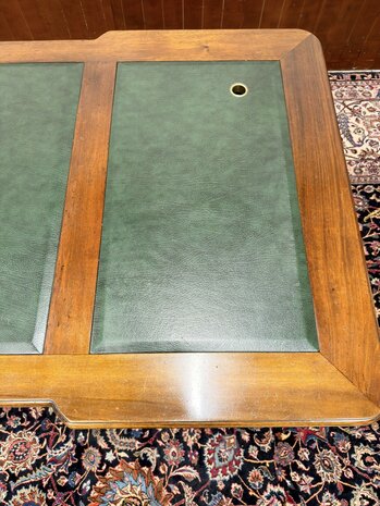 Klassiek-Antiek-Oud-Engels-Chesterfield-Bureau-Desk-Partnerdesk-met-Groen-Leder-Ingelegd