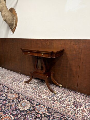 Klassieke-Antiek-Oude-Engelse-Mahoniehout-Contrabas-Sidetable-Bijzettafel-1