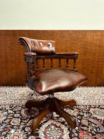 Klassiek-Engels-Engelse-Antiek-Chesterfield-Captain-President-Director-Chair-Bureaustoel