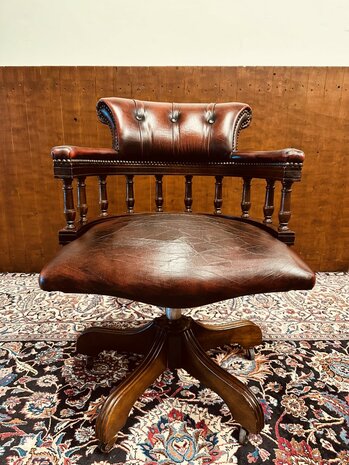 Klassiek-Engels-Engelse-Antiek-Chesterfield-Captain-President-Director-Chair-Bureaustoel