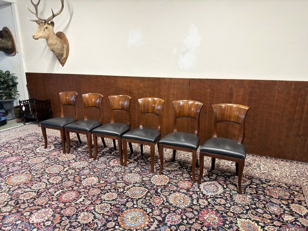 Klassiek-Engels-Antiek-Oud-Chesterfield-Set-Stoelen-Eetkamerstoelen-Stoel