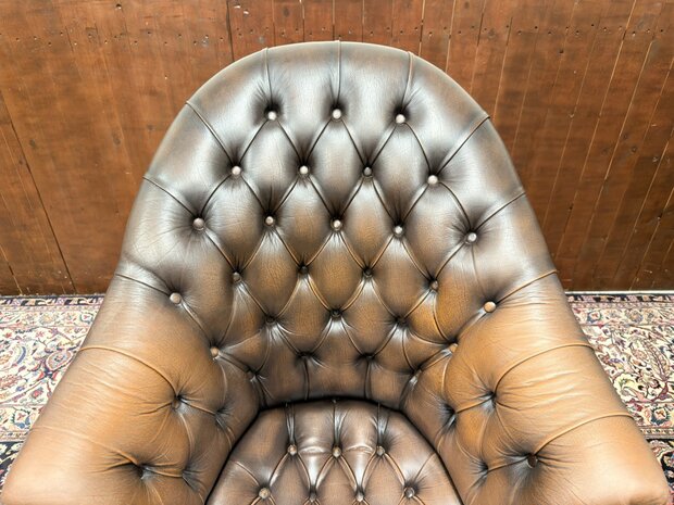Klassiek-Oud-Antiek-Engels-Chesterfield-Bureaustoel-Director-Directors-Chair-Bruin-Leder