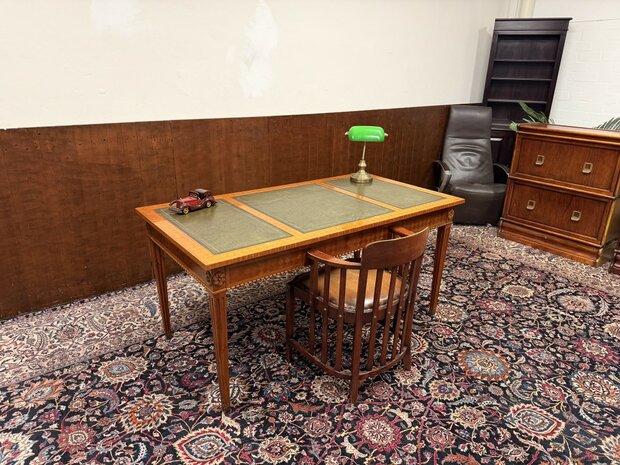 Klassiek-Antiek-Oud-Engels-Chesterfield-Schrijftafel-Bureau-Desk-met-Groen-Leder-Ingelegd-1