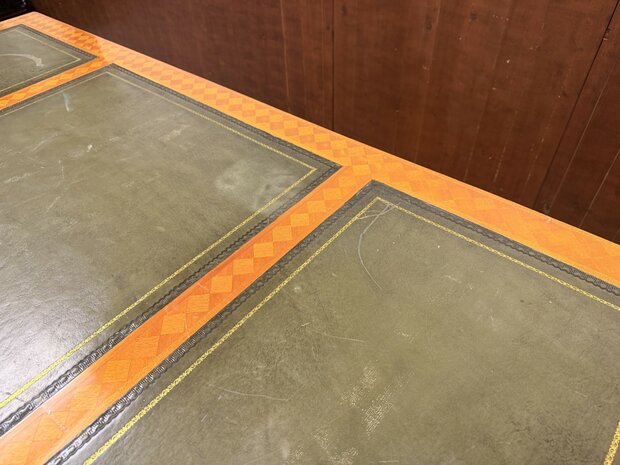 Klassiek-Antiek-Oud-Engels-Chesterfield-Schrijftafel-Bureau-Desk-met-Groen-Leder-Ingelegd-15