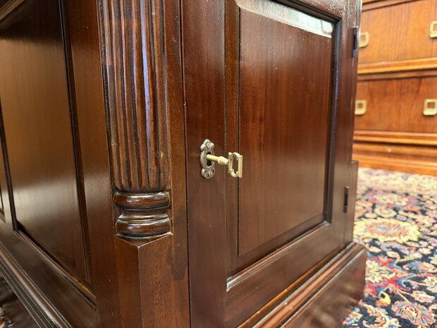 Klassiek-Engels-Antiek-Oud-Chesterfield-Mahonie-Bureau-Desk-Parnerdesk-met-Groen-Leder-Ingelegd