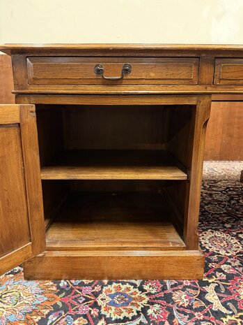 Klassiek-Engels-Antiek-Oud-Chesterfield-Eikenhout-Eichholtz-Bureau-Desk-Parnerdesk