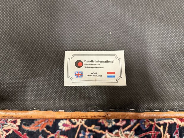 Klassiek-Oud-Antiek-Engels-Chesterfield-Schaap-Leder-Schaapleder-Fauteuil-met-Hocker-Poef