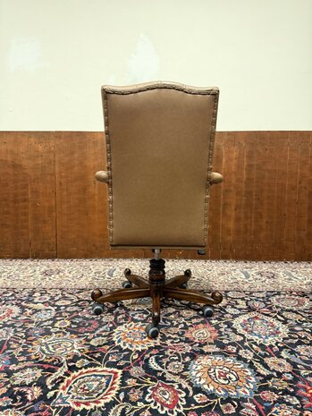 Klassiek-Oud-Antiek-Engels-Chesterfield-Bruin-Lederen-President-Chair-Bureaustoel