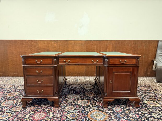 Klassiek-Oud-Antiek-Engels-Chesterfield-Vintage-Bureau-Bureel-Desk-Partnerdesk-Mahonie-Groen-Leder-1