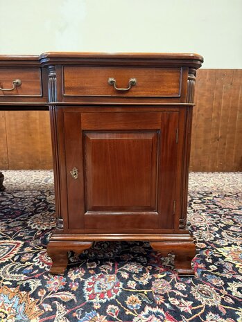 Klassiek-Oud-Antiek-Engels-Chesterfield-Vintage-Bureau-Bureel-Desk-Partnerdesk-Mahonie-Groen-Leder-9