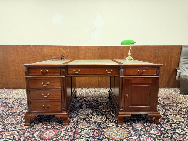 Klassiek-Oud-Antiek-Engels-Chesterfield-Bureau-Bureel-Desk-Partnerdesk-Mahonie-Groen-Leder