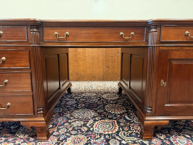 Klassiek-Oud-Antiek-Engels-Chesterfield-Bureau-Bureel-Desk-Partnerdesk-Mahonie-Groen-Leder-10