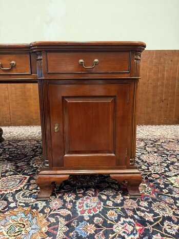 Klassiek-Engels-Oud-Antiek-Chesterfield-Vintage-Bureau-Partnerdesk-Desk-met-Groen-Leder-Ingelegd