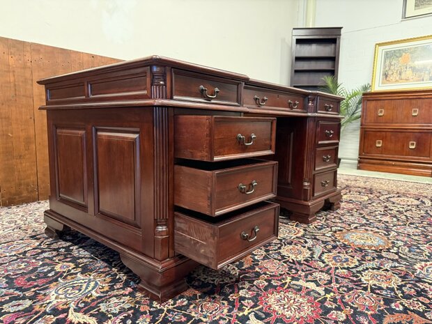 Klassiek-Engels-Oud-Antiek-Chesterfield-Vintage-Bureau-Desk-met-Groen-Leder-Ingelegd