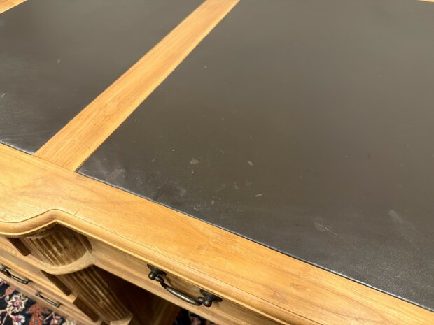 Klassiek-Engels-Antiek-Oud-Chesterfield-Vintage-Bureau-Desk-Teakhout-met-Bruin-Leder-Ingelegd