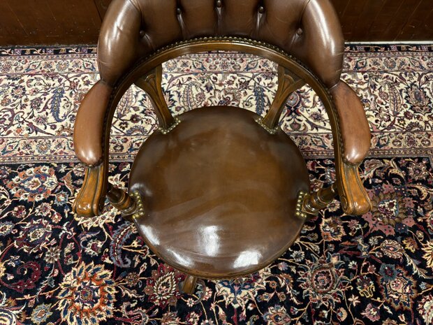 Klassiek-Engels-Antiek-Oud-Chesterfield-Vintage-Bureaustoel-Captain-Chair-Bruin-Leder