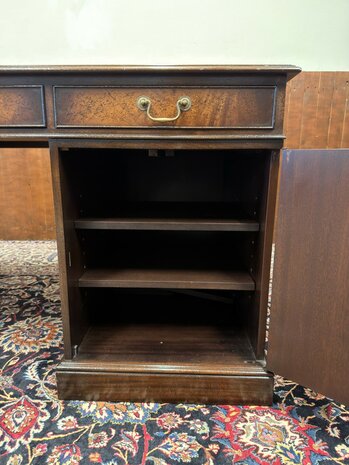 Klassiek-Oud-Antiek-Engels-Antiek-Vintage-Chesterfield-Bureau-Desk-Partnerdesk-Paars-Bordeaux-Leder