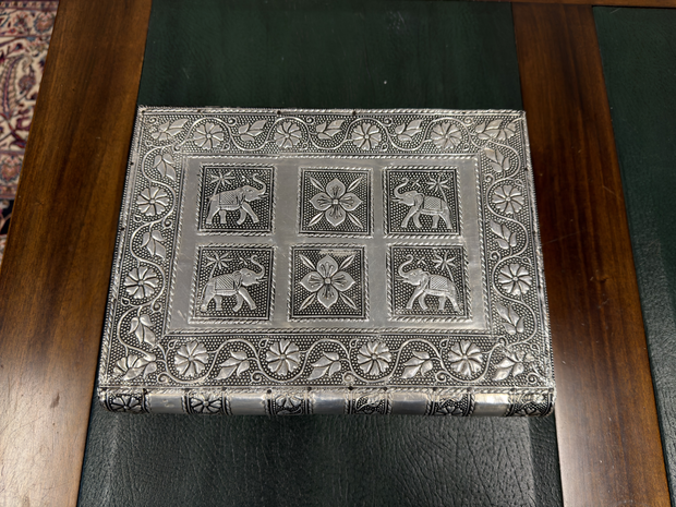 Antieke-sieradendoos-juwelen-doos-met-olifanten-6